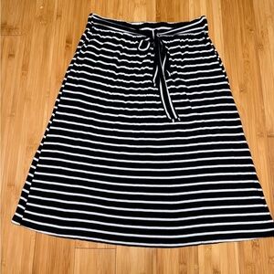 DownEast Black and White Midi A-Line Skirt with Tie Front and elastic waist